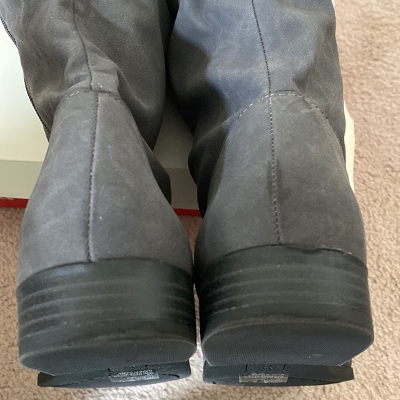 Gray Boots - Picture 3 of 5